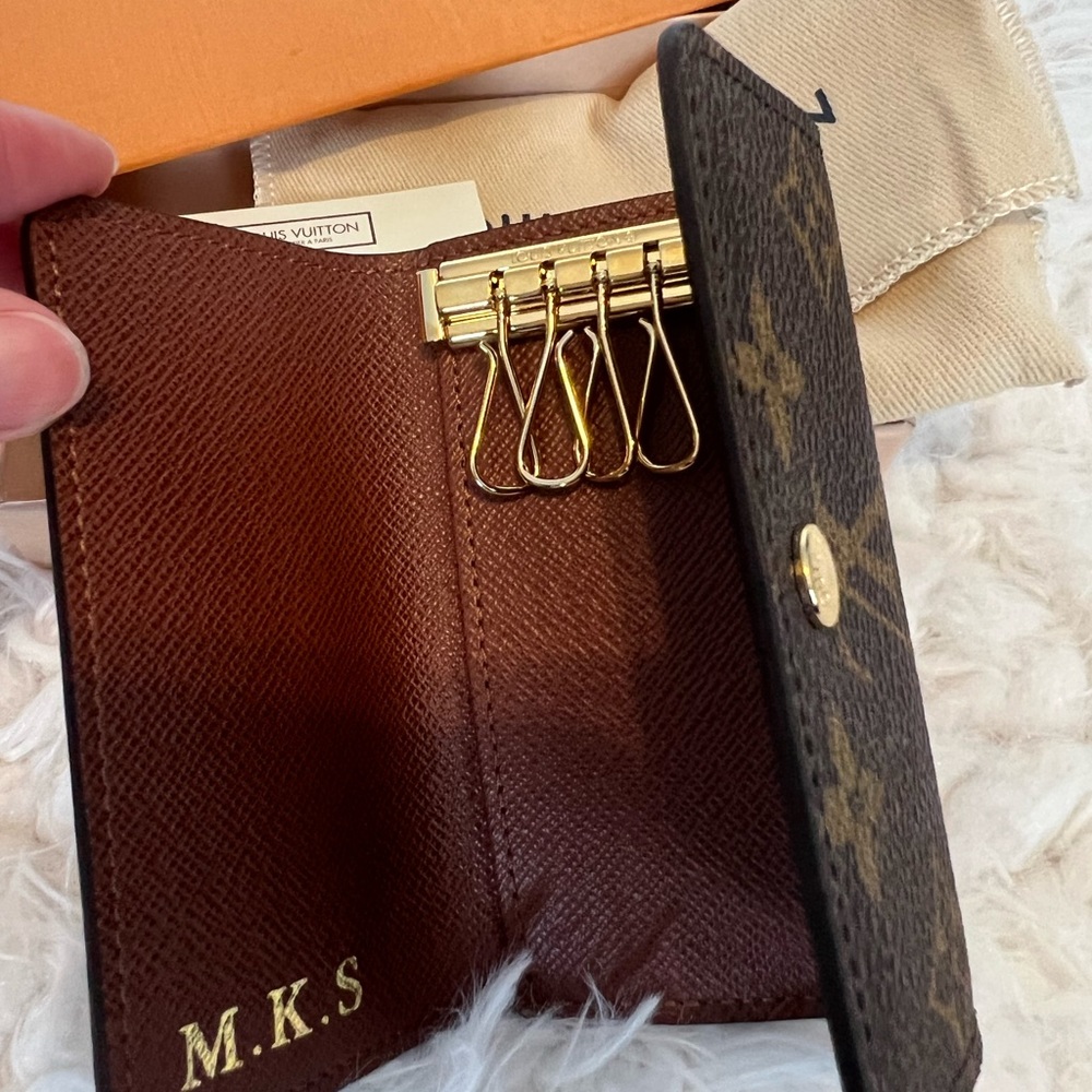 Authentic Louis Vuitton 4 key holder - Picture 3 of 5